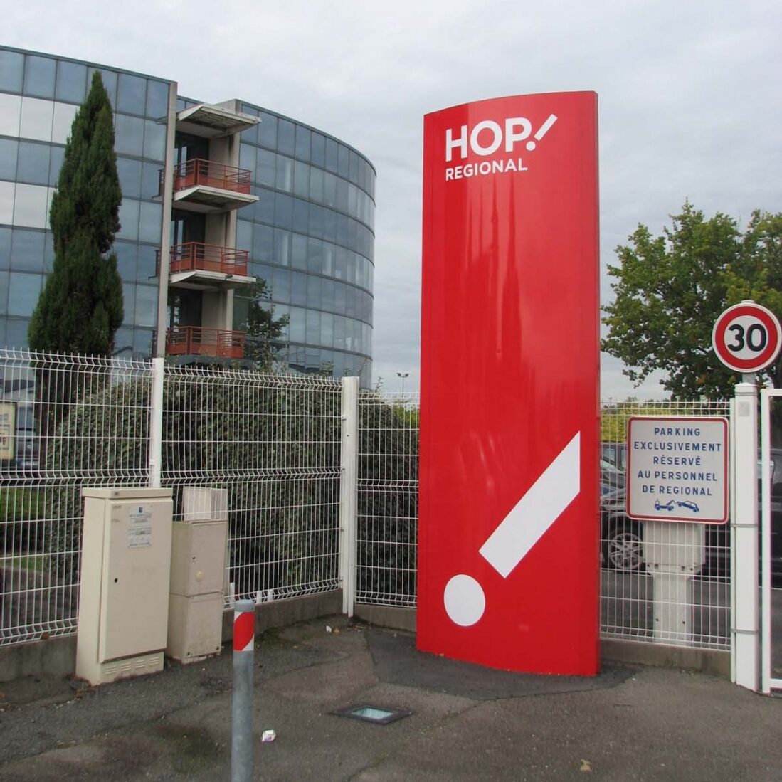 Enseigne — réalisation Hop !